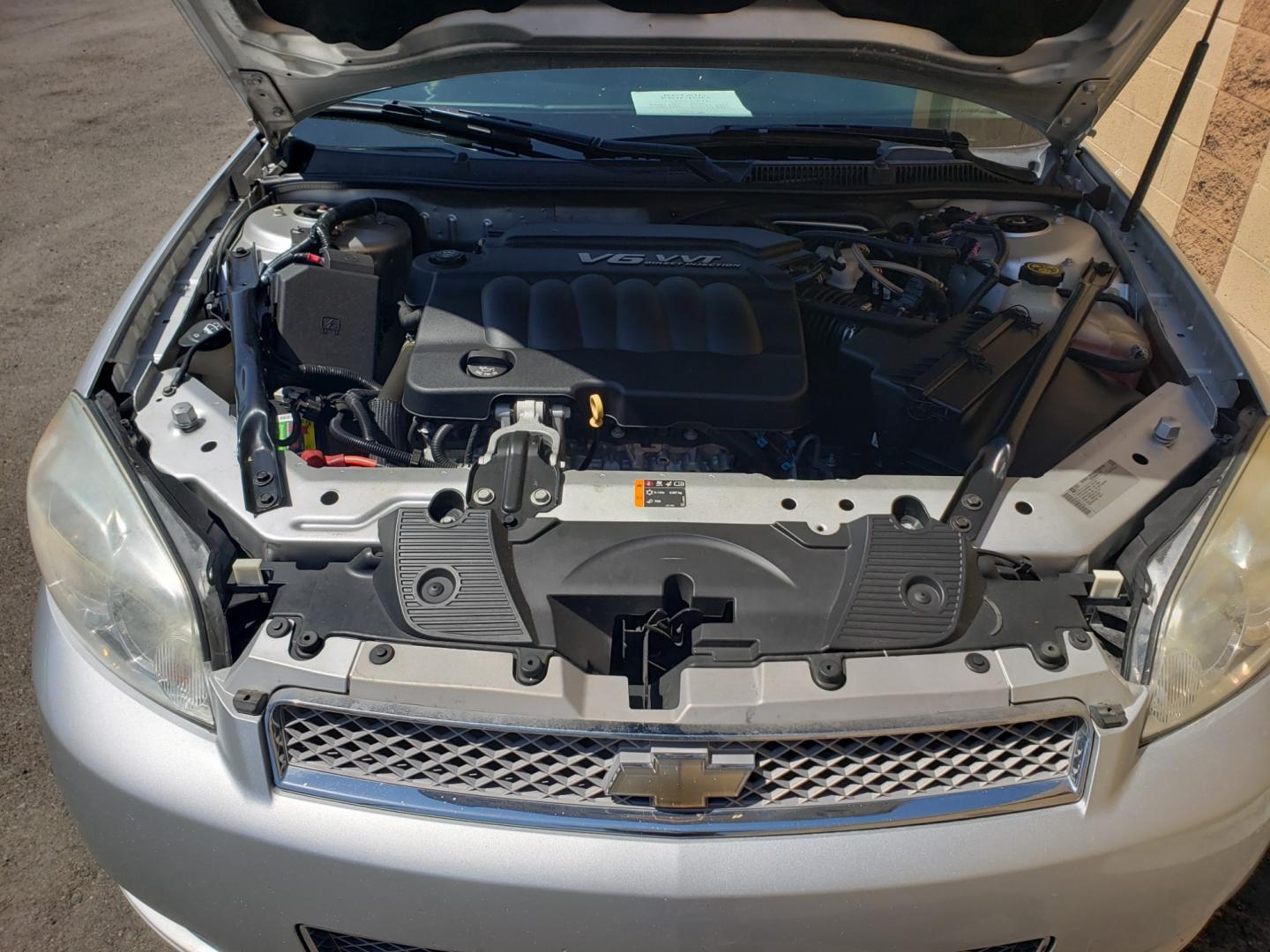 2013 silver /gray and black Chevrolet Impala LS (2G1WA5E32D1) with an 3.6L V6 DOHC 16V FFV engine, 6-Speed Automatic transmission, located at 323 E Dunlap Ave., Phoenix, AZ, 85020, (602) 331-9000, 33.567677, -112.069000 - 2013 Chevrolet Impala LS, EXCELLENT condition, A Real Must See!!.... No accidents, Power everything, Ice cold ac, Gray and Black interior with gary cloth seats in near perfect condition, power windows, power door locks, clean Arizona title, Runs and Drives Excellent. Very clean inside and out, Any q - Photo#17